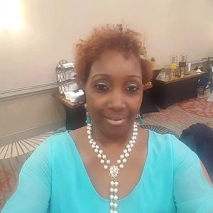 Meet your Posher, Vernitta